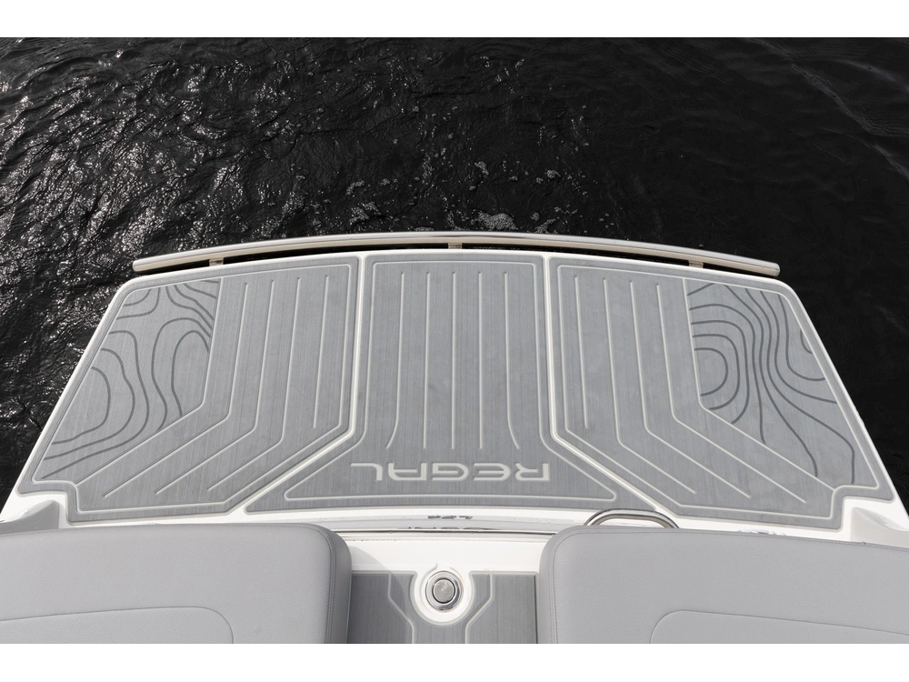 Regal LS4 Surf LS4 Surf 2025 alt