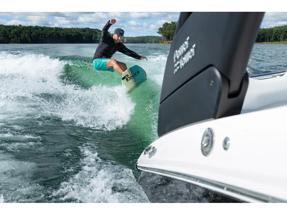 Regal LS6 Surf LS6 Surf 2025 alt