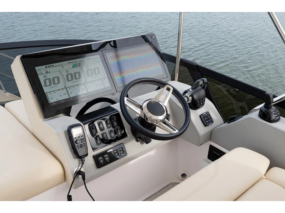 Regal 42 FXO 42 FXO 2025 alt