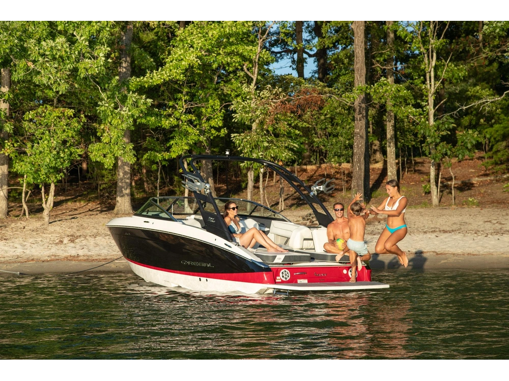 Regal LS4 Surf LS4 Surf 2025 alt