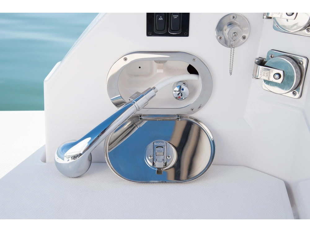 Regal 33 Express 33 Express 2025 alt