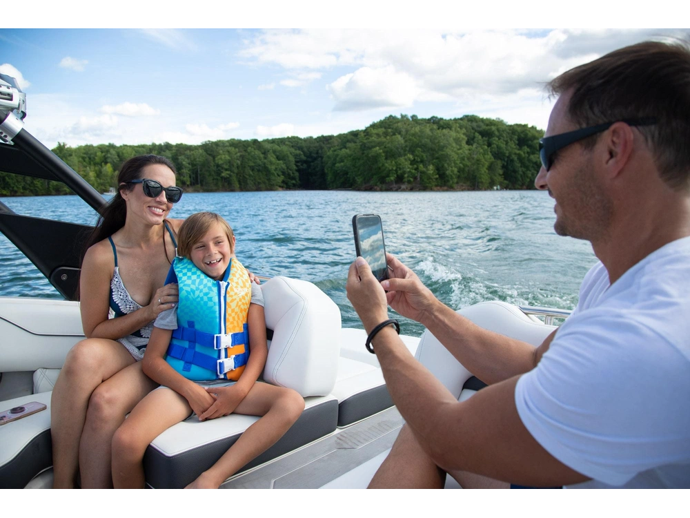 Regal LS4 Surf LS4 Surf 2025 alt