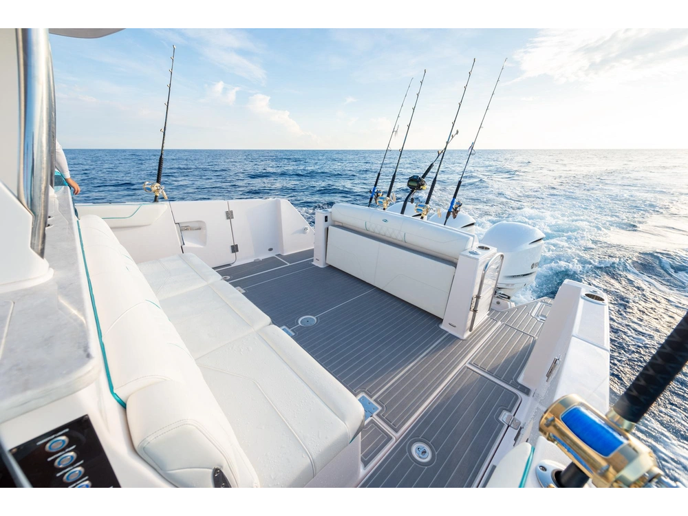 Regal 38 SAV 38 SAV 2025 alt