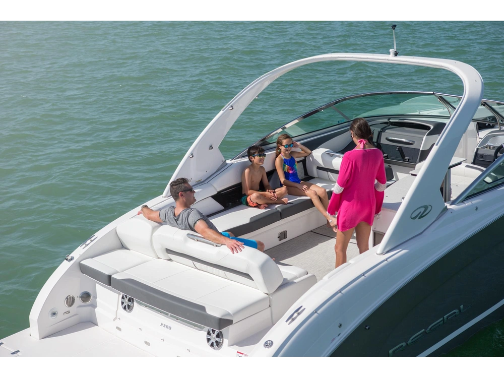 Regal 3300 3300 2025 alt