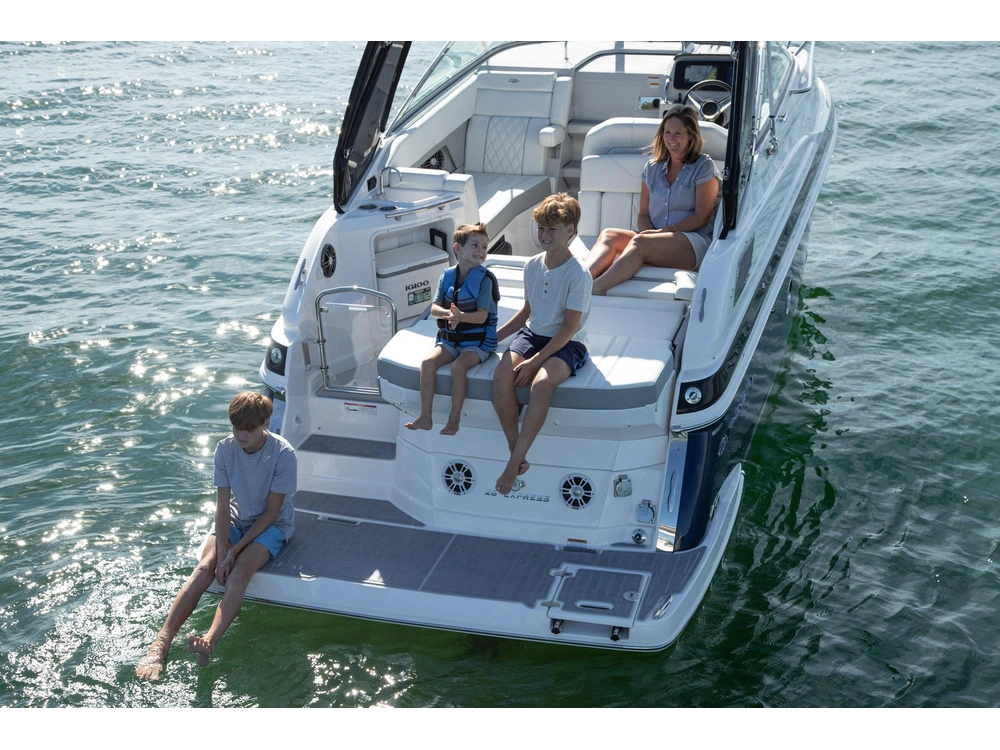 Regal 28 Express 28 Express 2025 alt