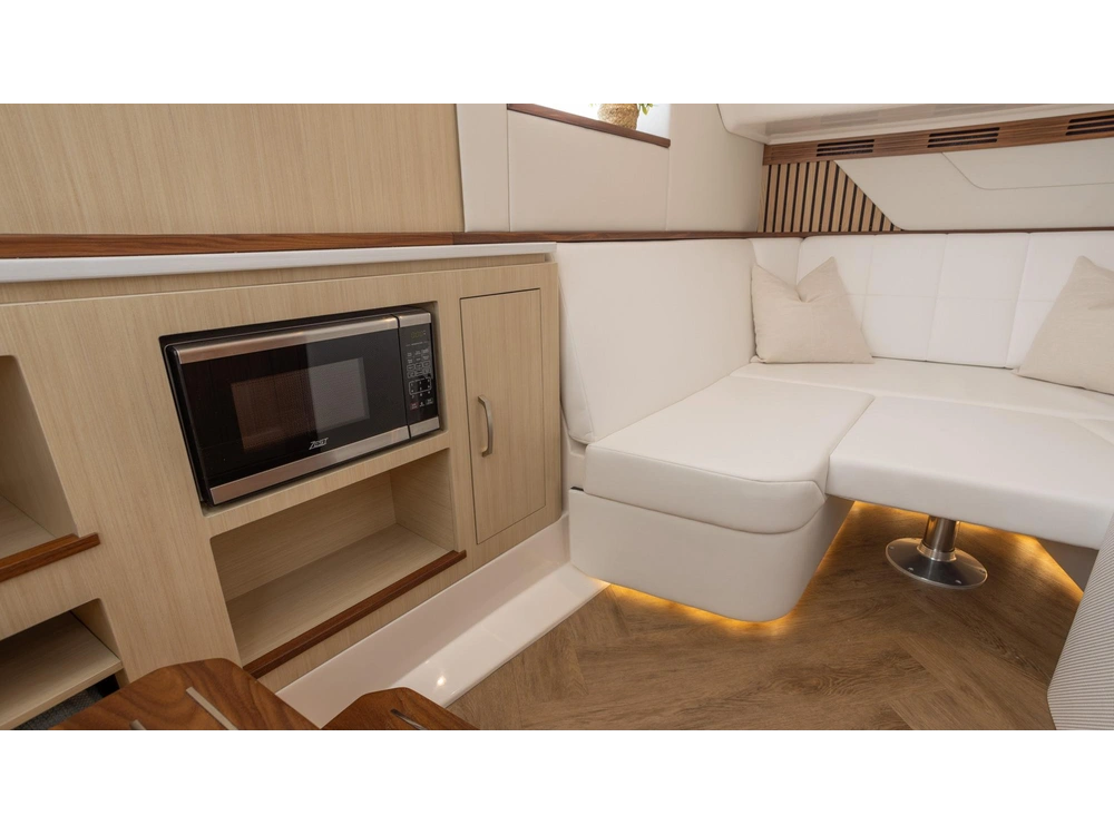 Regal LX43 LX43 2025 alt