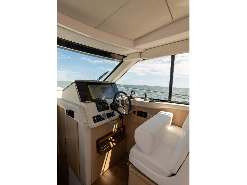 Regal 38 FXO 38 FXO 2025 alt