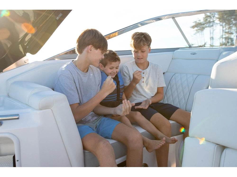 Regal 28 Express 28 Express 2025 alt