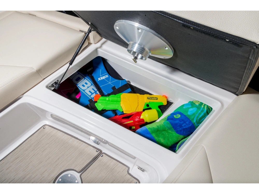 Regal 33 SAV 33 SAV 2025 alt