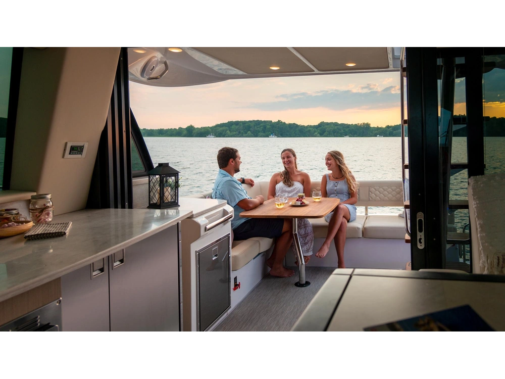 Regal 42 Fly 42 Fly 2025 alt