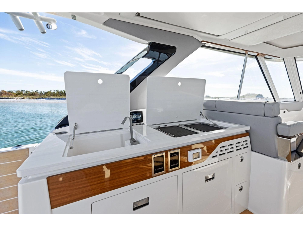 Regal LX43 LX43 2025 alt