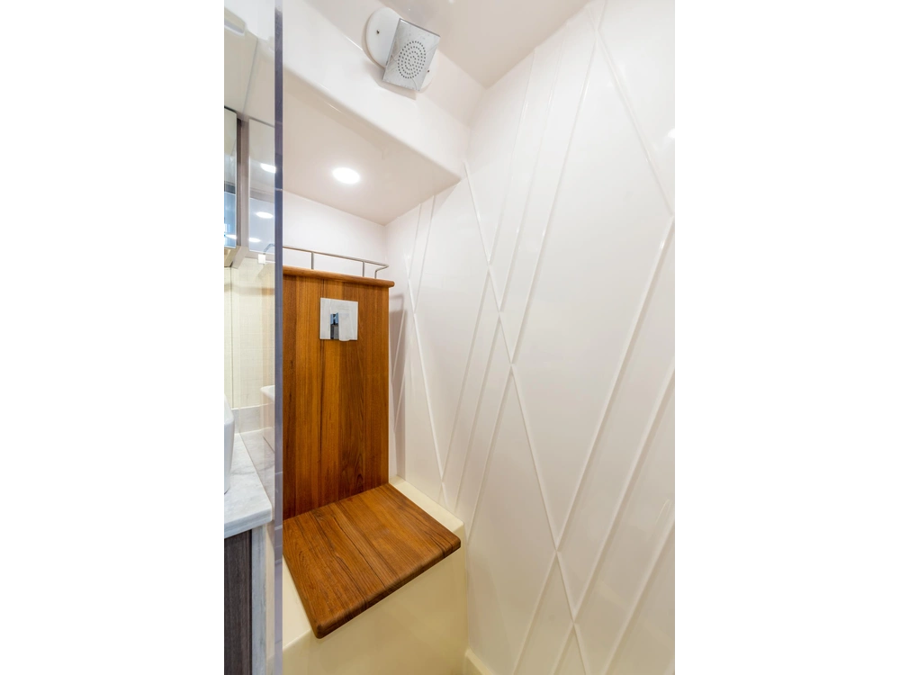 Regal 38 SAV 38 SAV 2025 alt