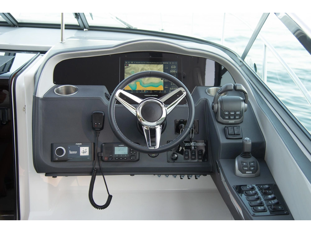 Regal 33 XO 33 XO 2025 alt