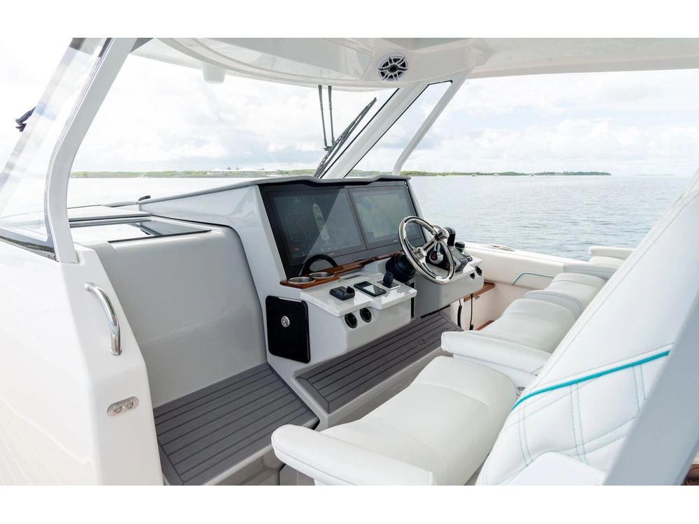 Regal 38 SAV 38 SAV 2025 alt