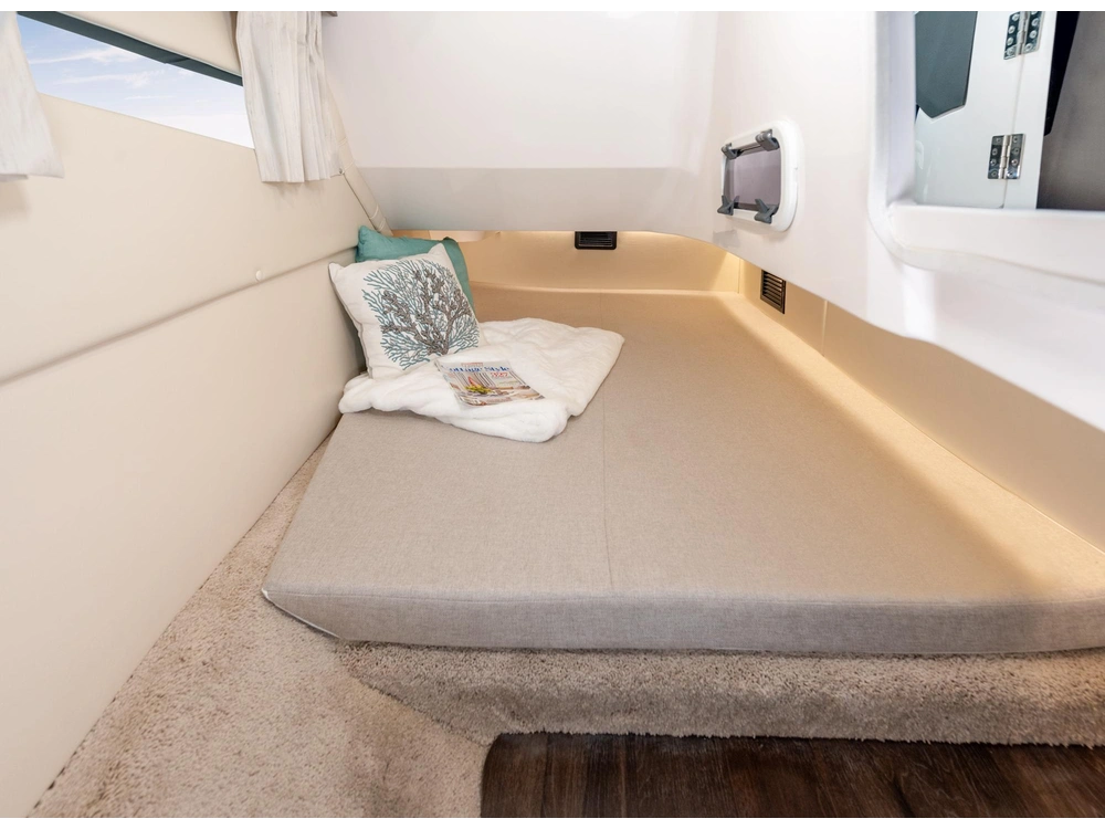 Regal 33 OBX 33 OBX 2025 alt