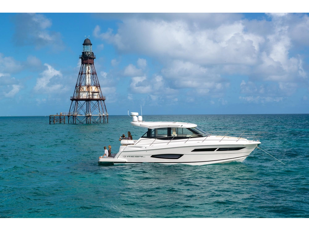 Regal 38 Grande Coupe 38 Grande Coupe 2025 alt