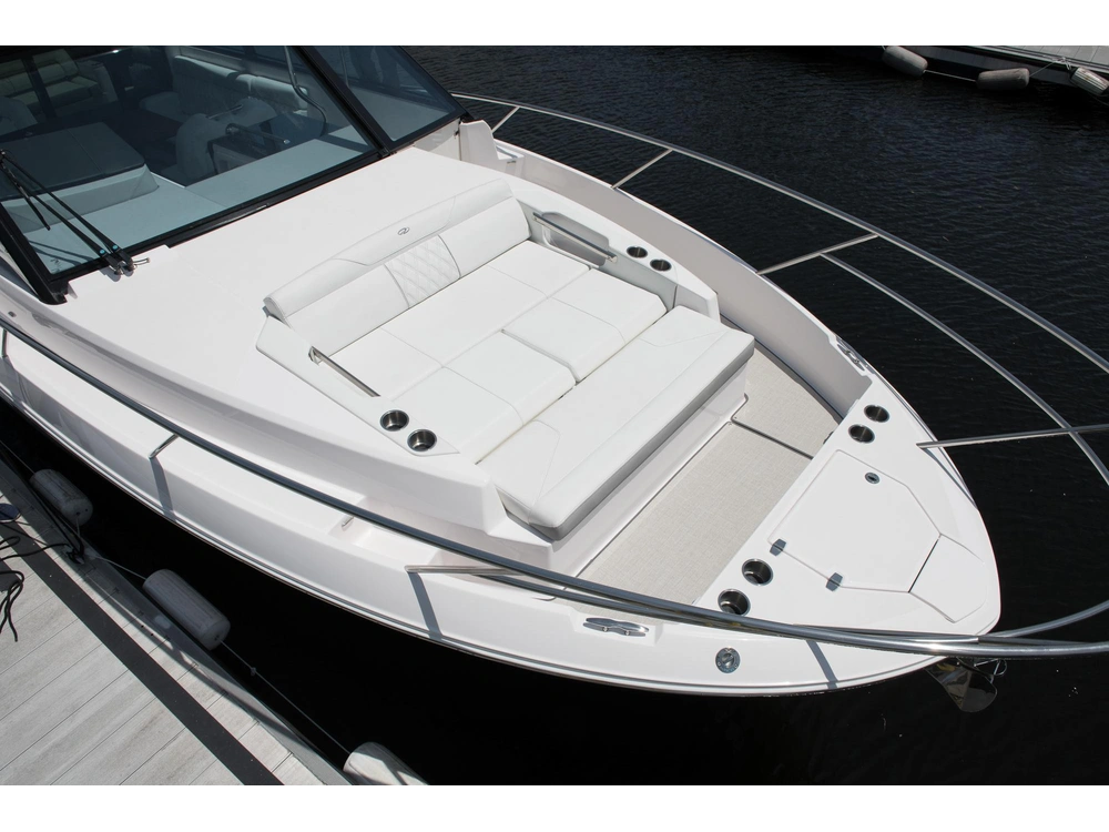 Regal 36 Grande Coupe 36 Grande Coupe 2025 alt