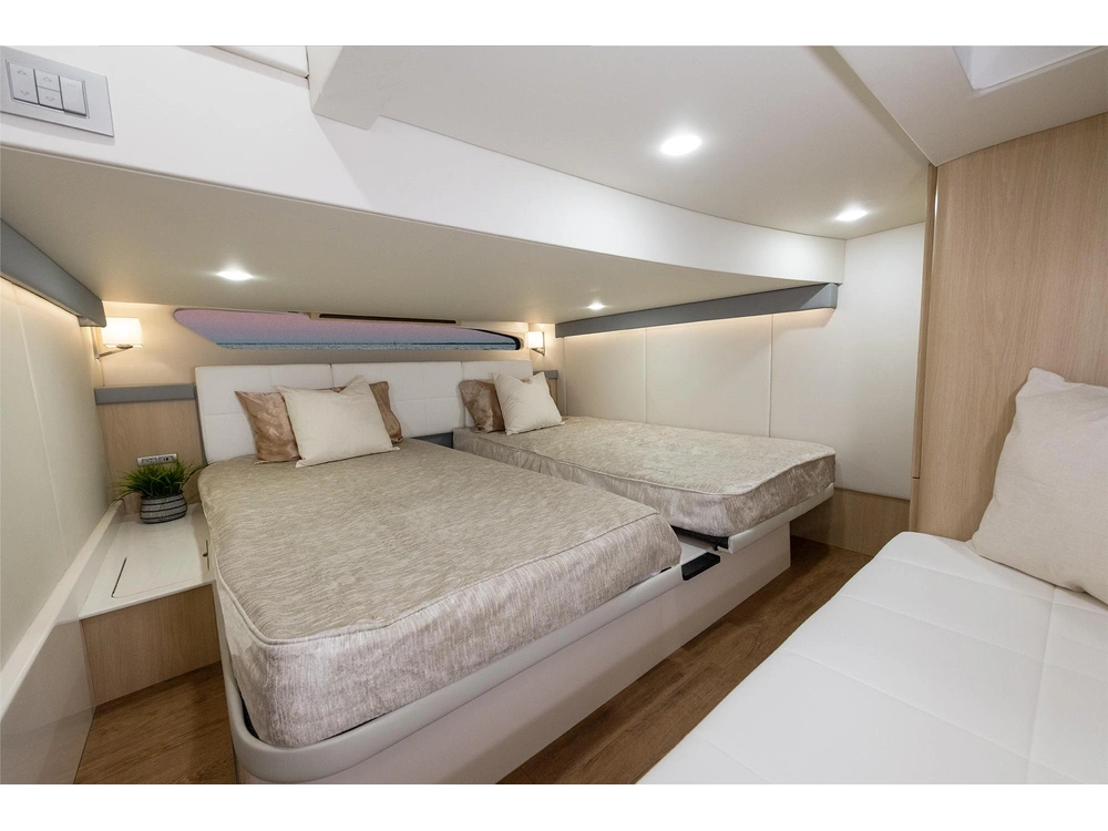 Regal 42 Grande Coupe 42 Grande Coupe 2025 alt