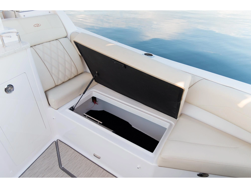 Regal 33 SAV 33 SAV 2025 alt