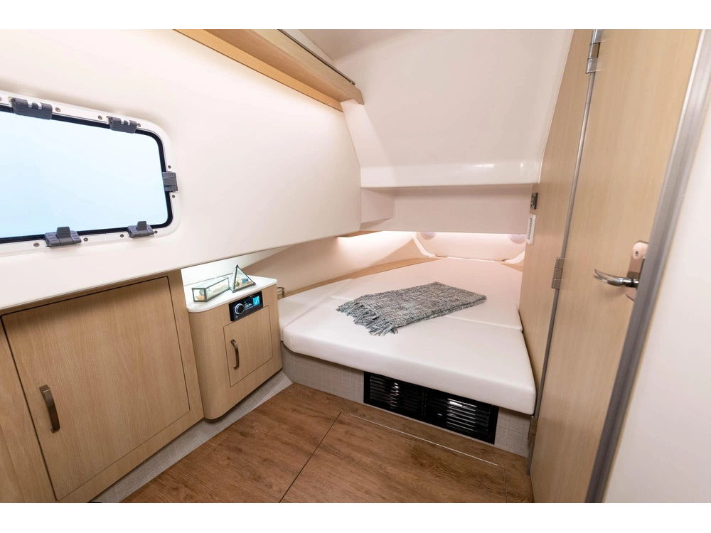 Regal 33 SAV 33 SAV 2025 alt