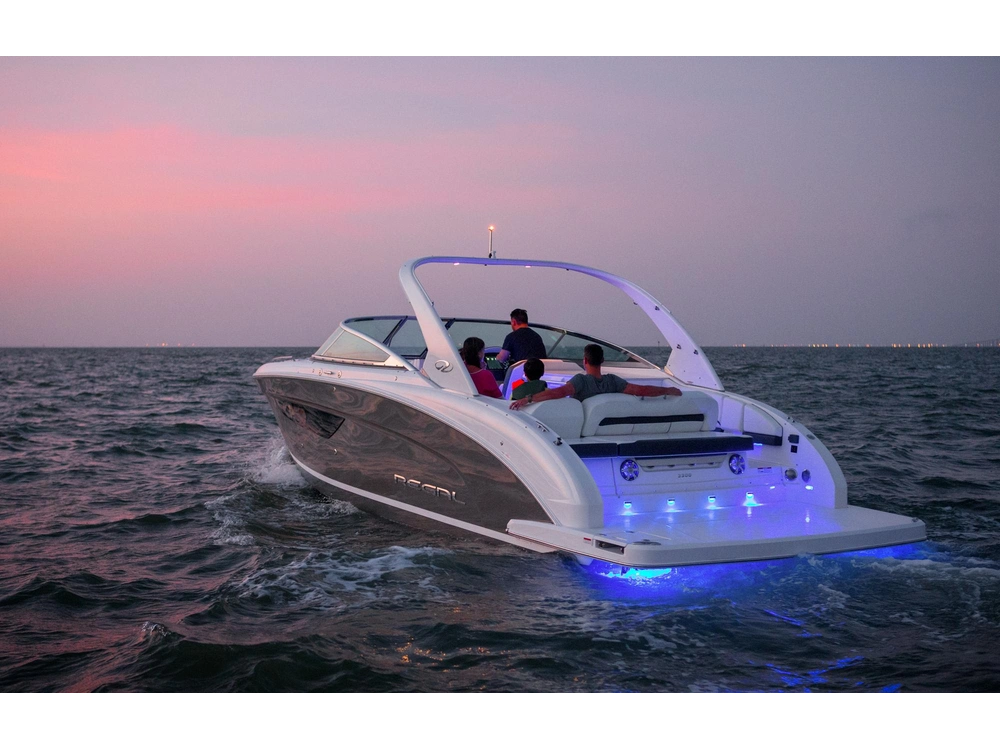 Regal 3300 3300 2025 alt