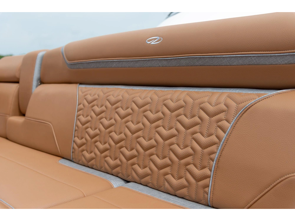 Regal 38 Surf 38 Surf 2025 alt