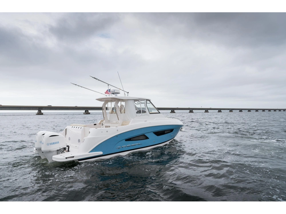 Regal 33 SAV 33 SAV 2025 alt