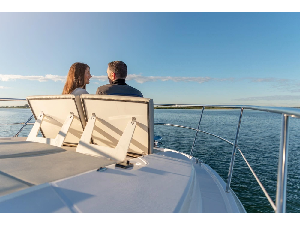 Regal 38 FXO 38 FXO 2025 alt