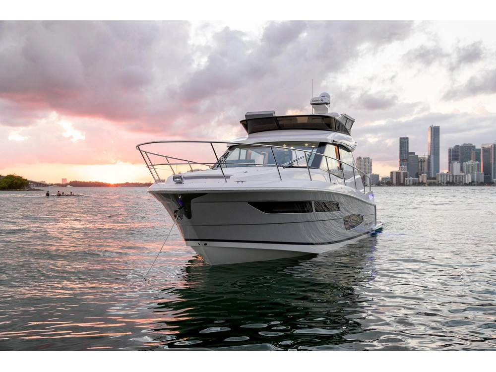 Regal 38 FLY 38 FLY 2025 alt