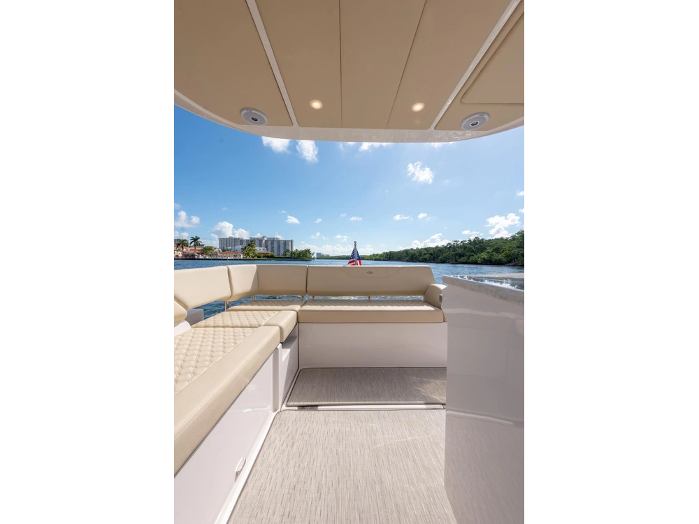 Regal 38 Grande Coupe 38 Grande Coupe 2025 alt