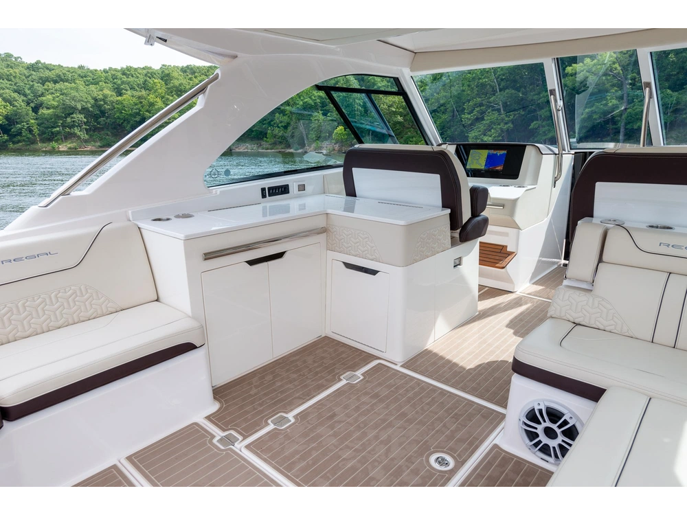 Regal LS36 LS36 2025 alt