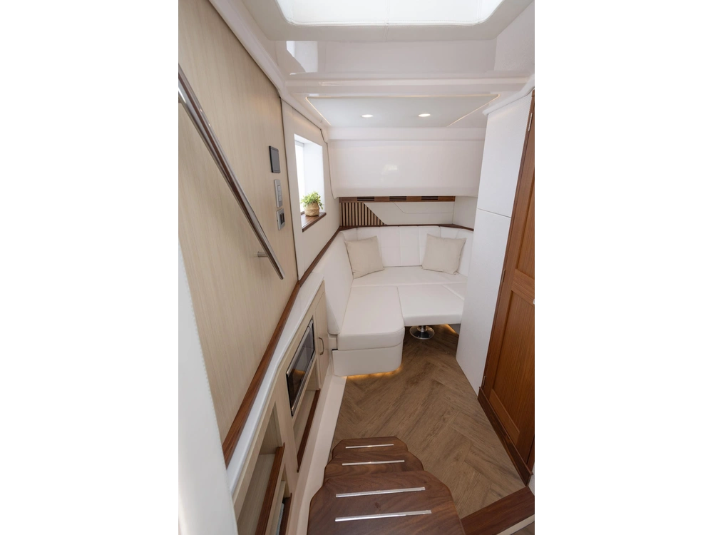 Regal LX43 LX43 2025 alt