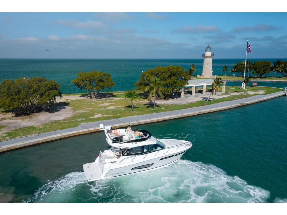 Regal 38 FLY 38 FLY 2025 alt