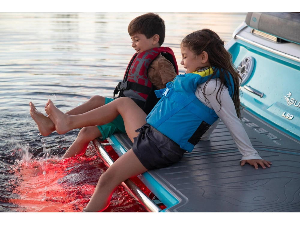 Regal LS9 Surf LS9 Surf 2025 alt