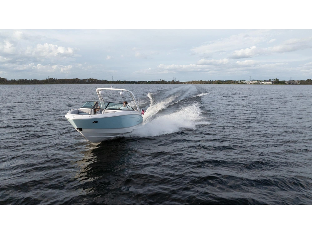 Regal LS4 Surf LS4 Surf 2025 alt