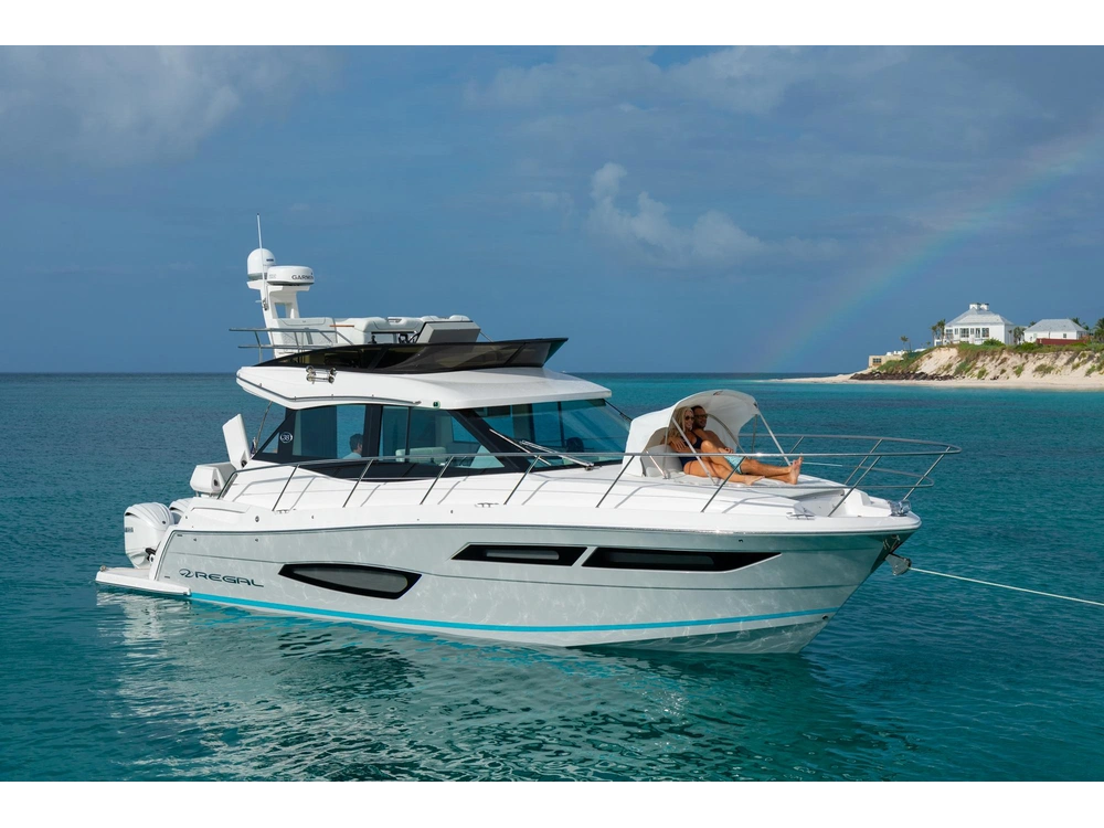 Regal 38 FXO 38 FXO 2025 alt