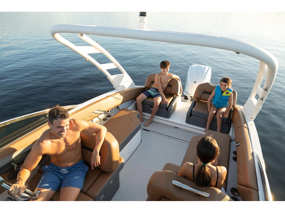 Regal LX4 LX4 2025 alt