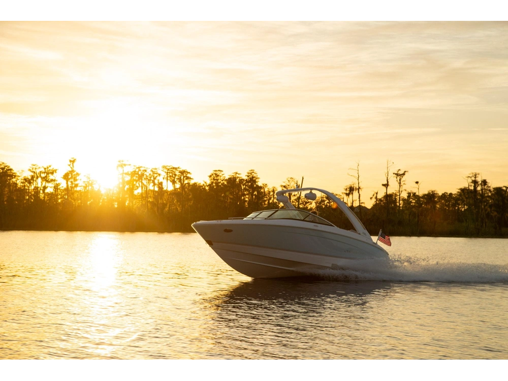 Regal LS4 Surf LS4 Surf 2025 alt