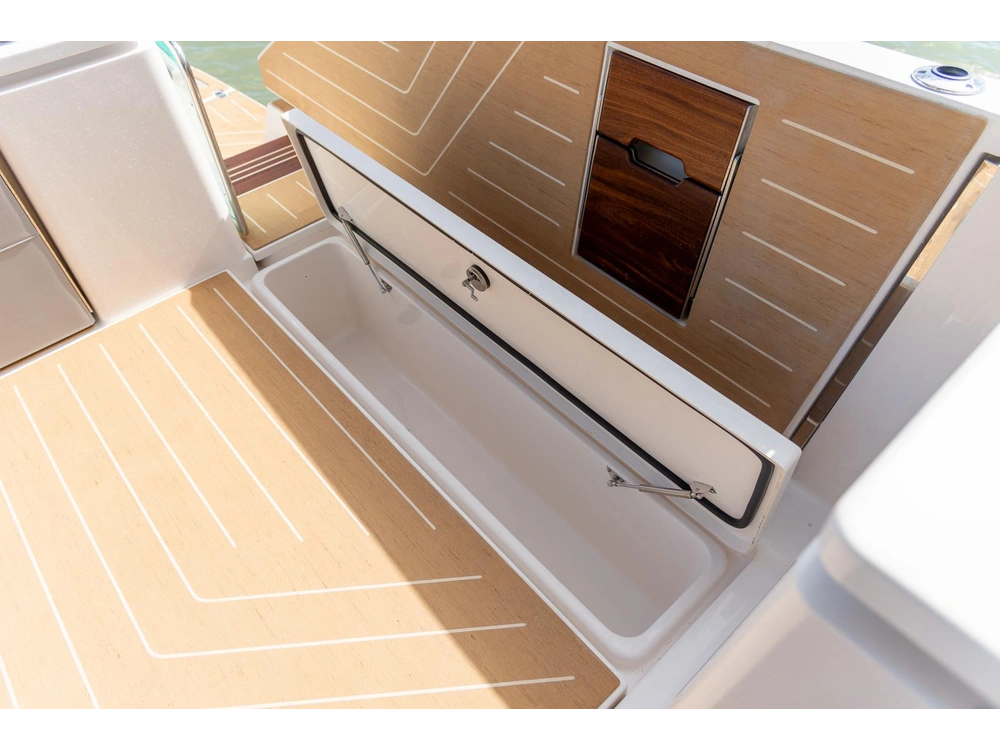 Regal LX43 LX43 2025 alt