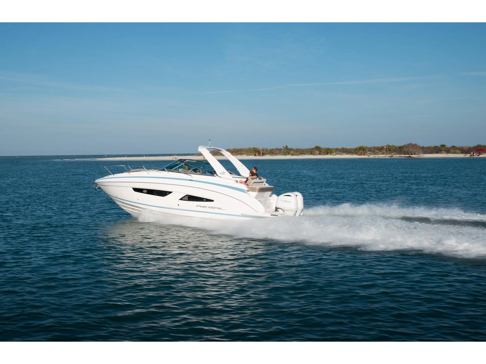 Regal 33 XO 33 XO 2025 alt