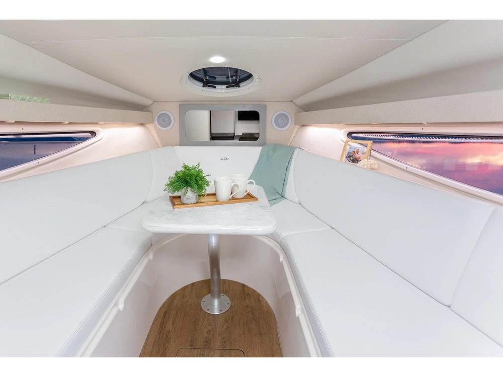 Regal 28 Express 28 Express 2025 alt