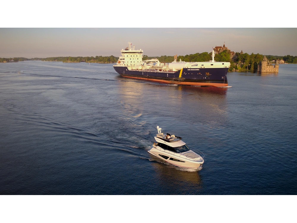 Regal 42 Fly 42 Fly 2025 alt