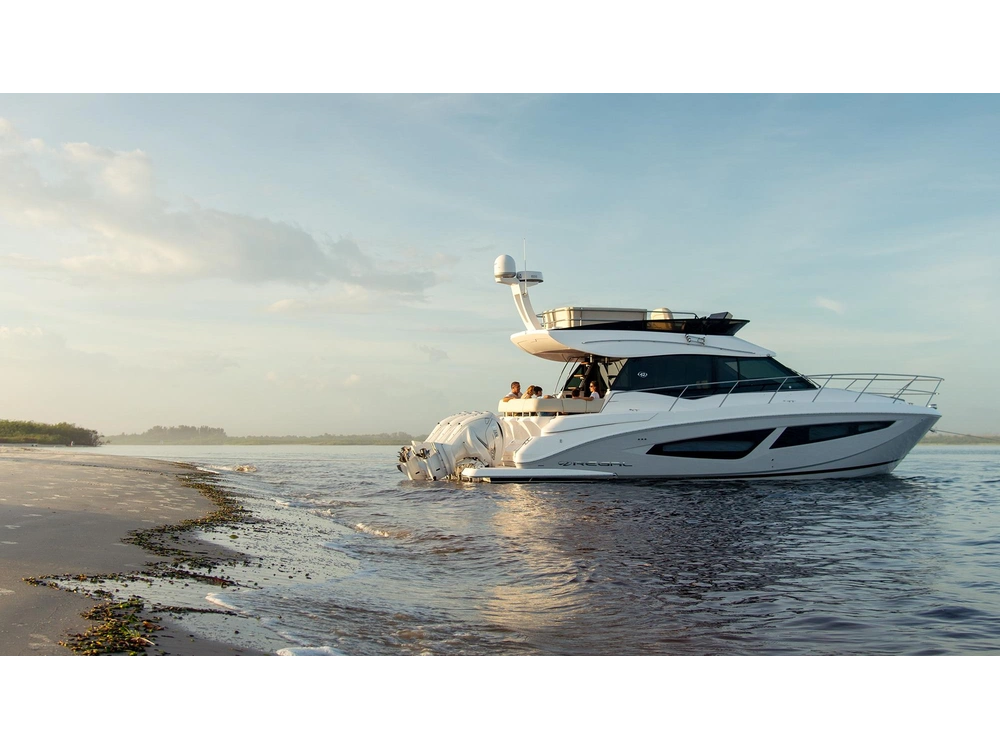 Regal 42 FXO 42 FXO 2025 alt