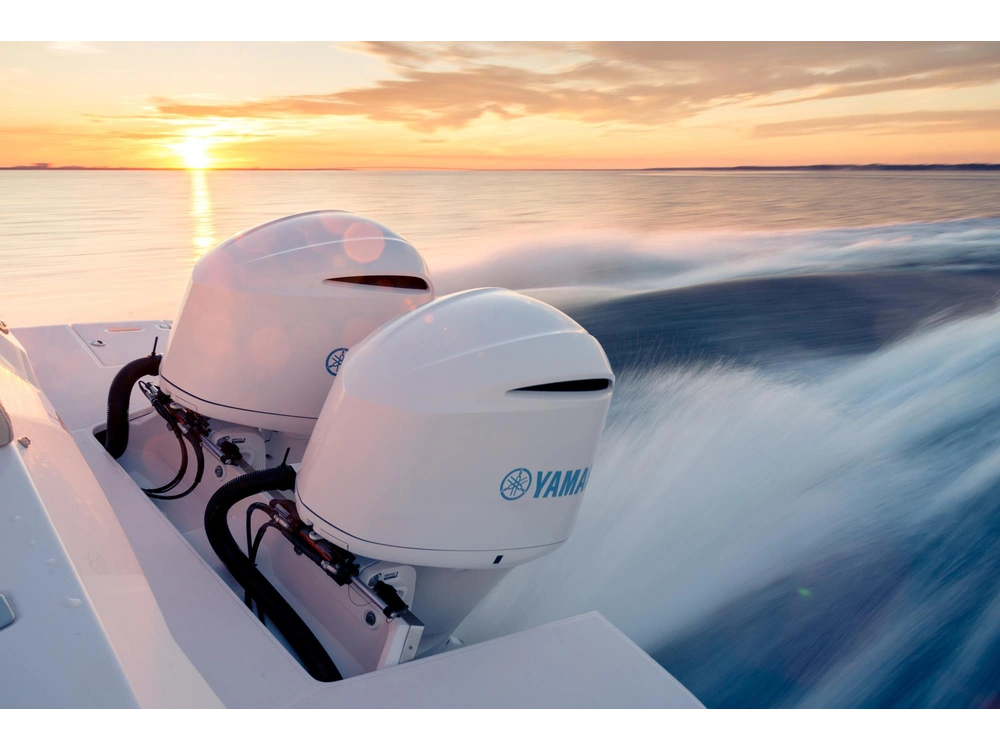 Regal 33 SAV 33 SAV 2025 alt