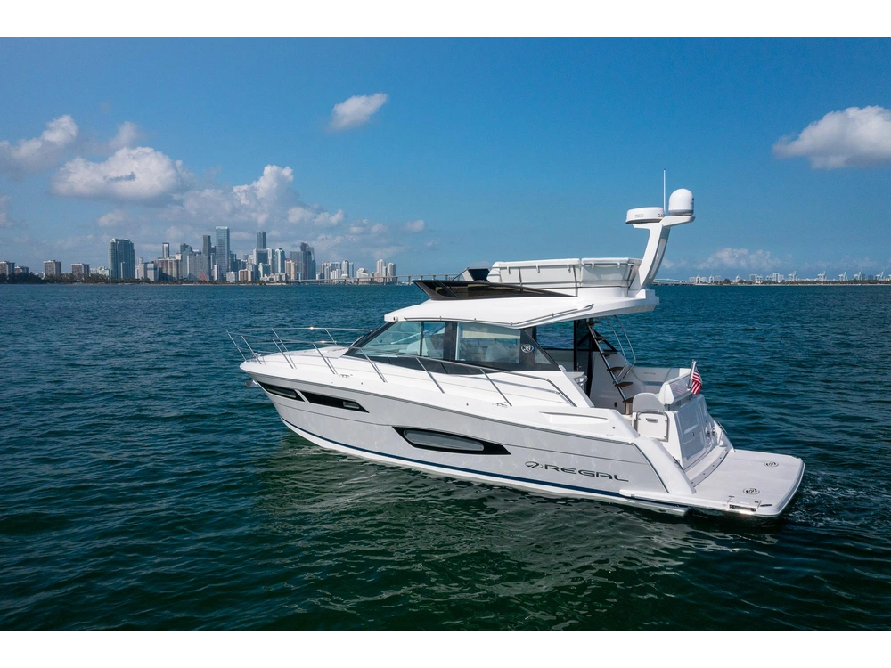 Regal 38 FLY 38 FLY 2025 alt