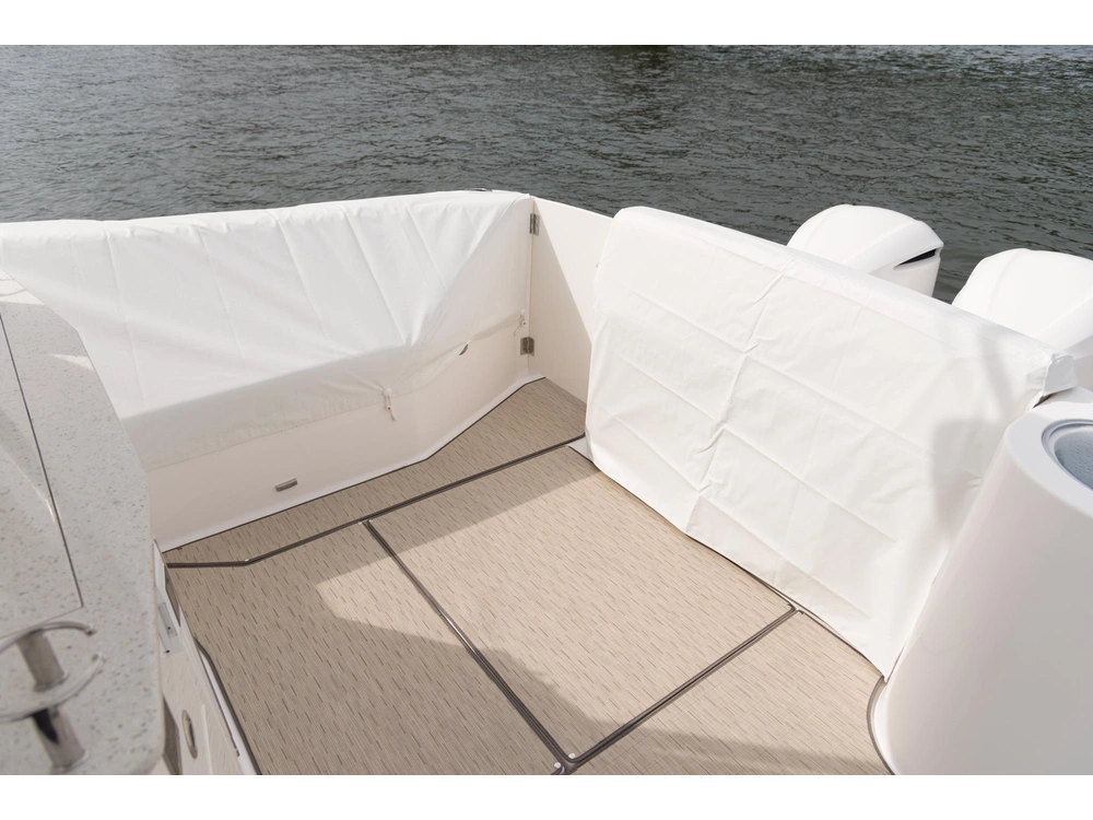 Regal 33 SAV 33 SAV 2025 alt