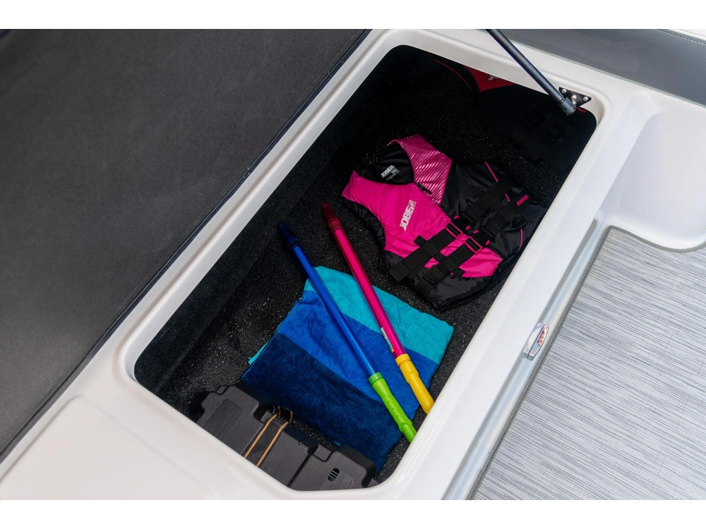 Regal LS4 Surf LS4 Surf 2025 alt