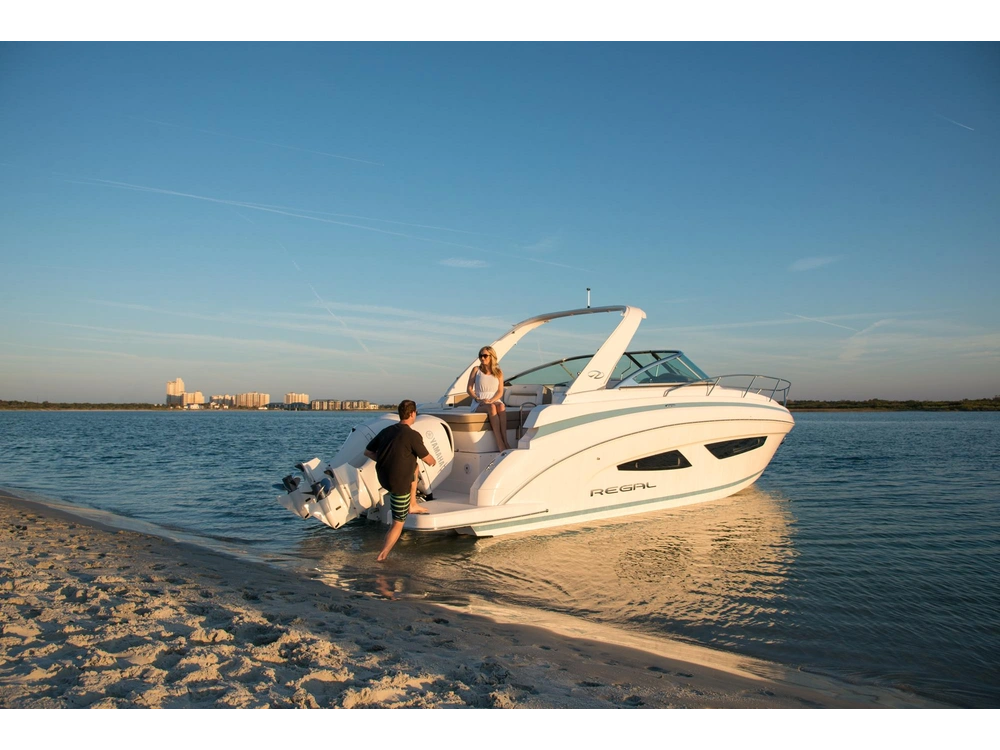 Regal 33 XO 33 XO 2025 alt