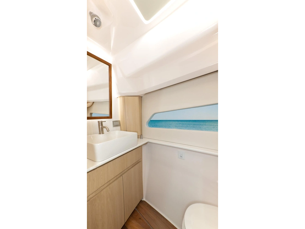 Regal 42 FXO 42 FXO 2025 alt