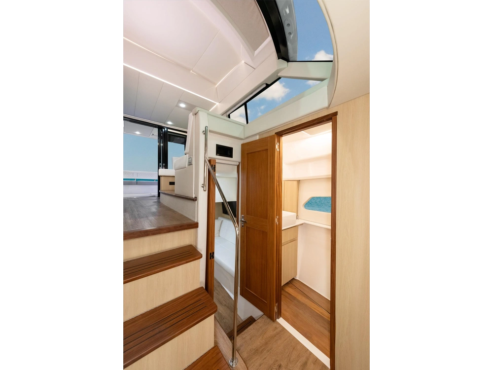 Regal 42 FXO 42 FXO 2025 alt